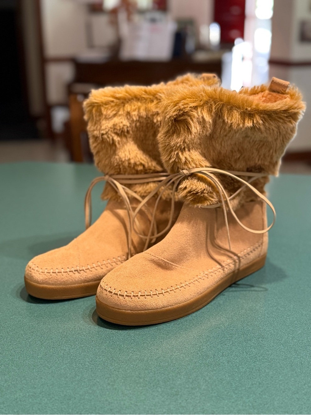 Toms Tan Suede Faux-Fur Cuff Winter Boots. NEW